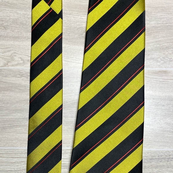 Caterpillar Bold Yellow and Black Men's Tie - Picture 7 of 12